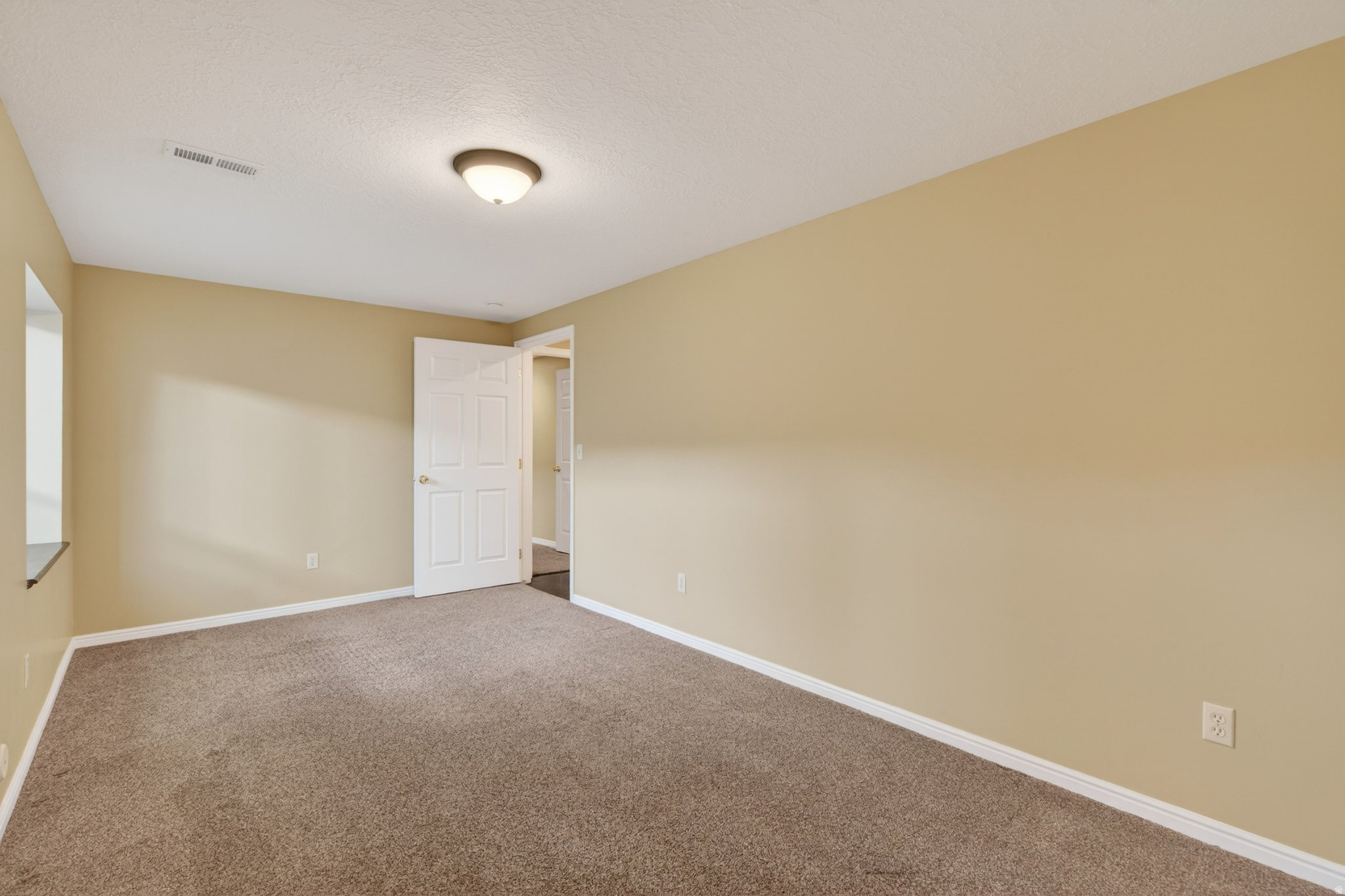 90 W COTTAGE AVE