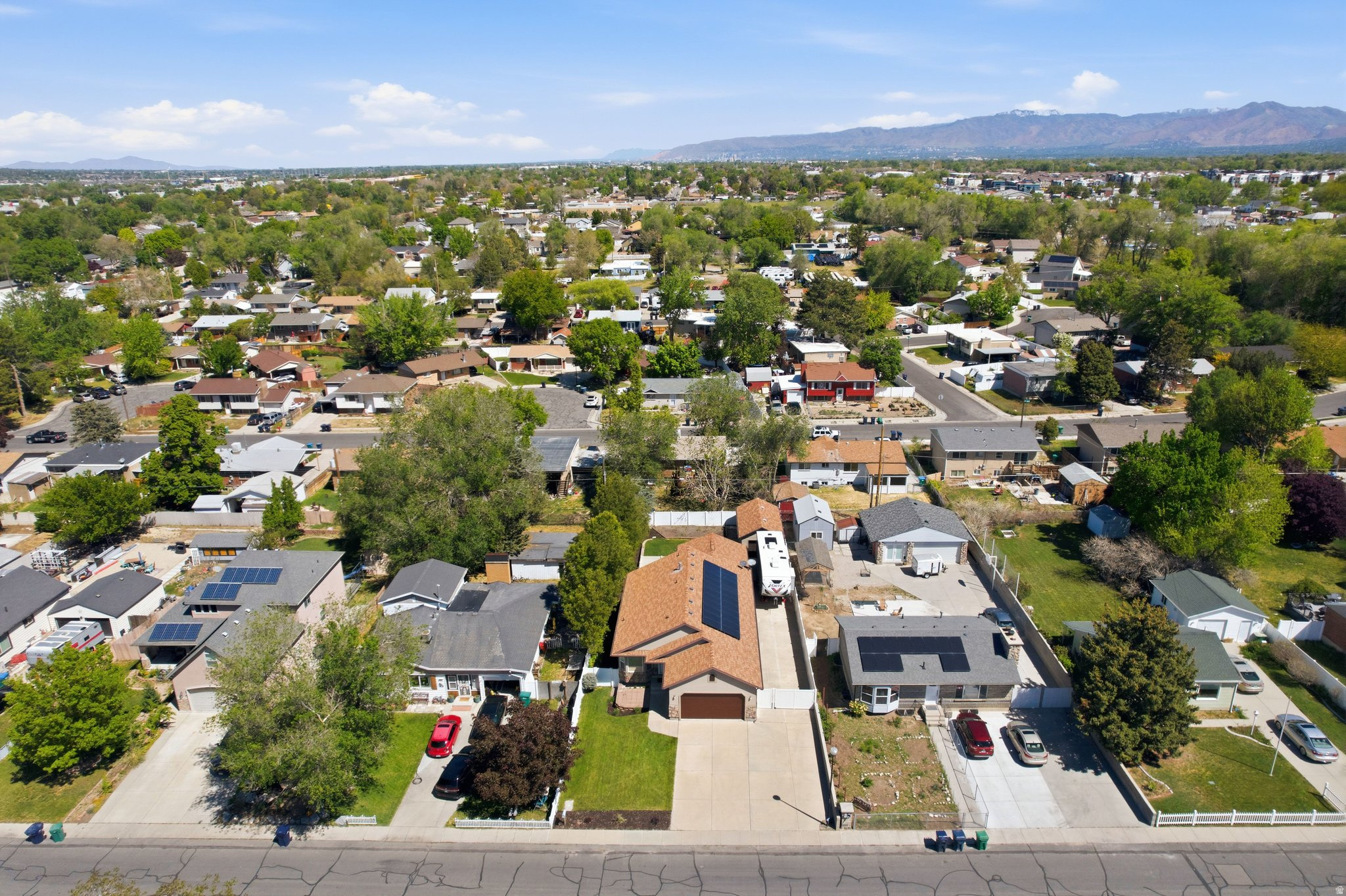 90 W COTTAGE AVE