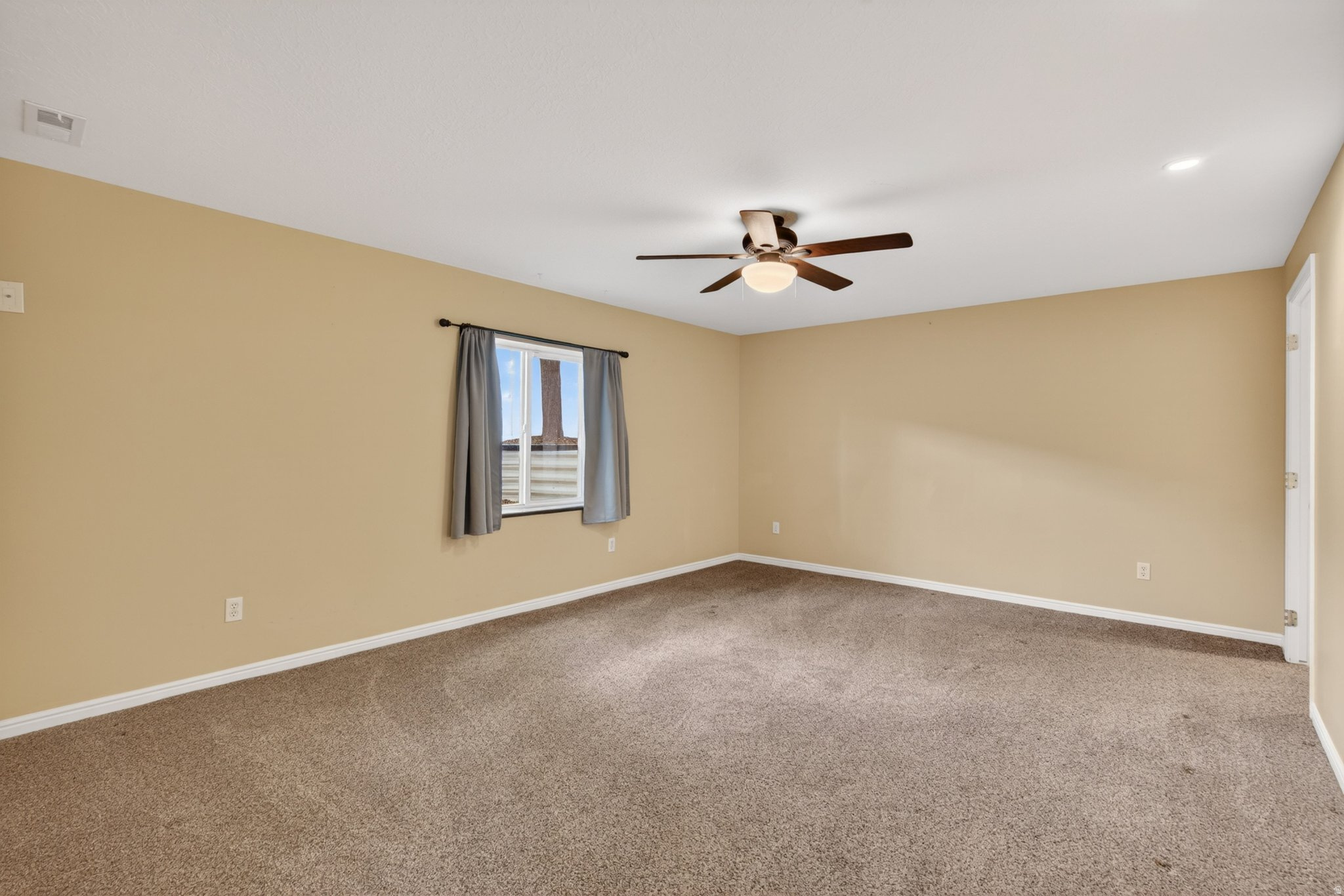 90 W COTTAGE AVE