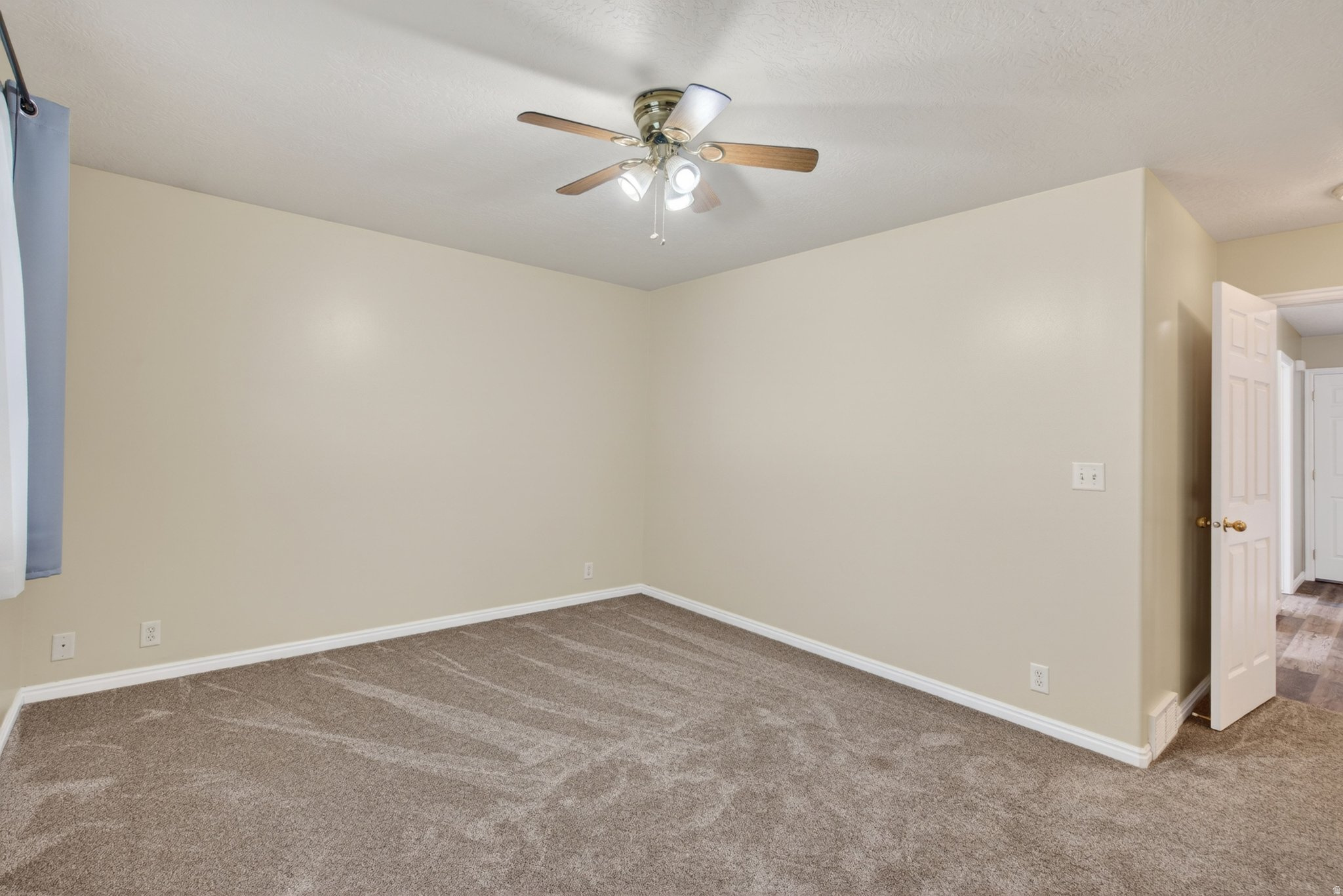 90 W COTTAGE AVE