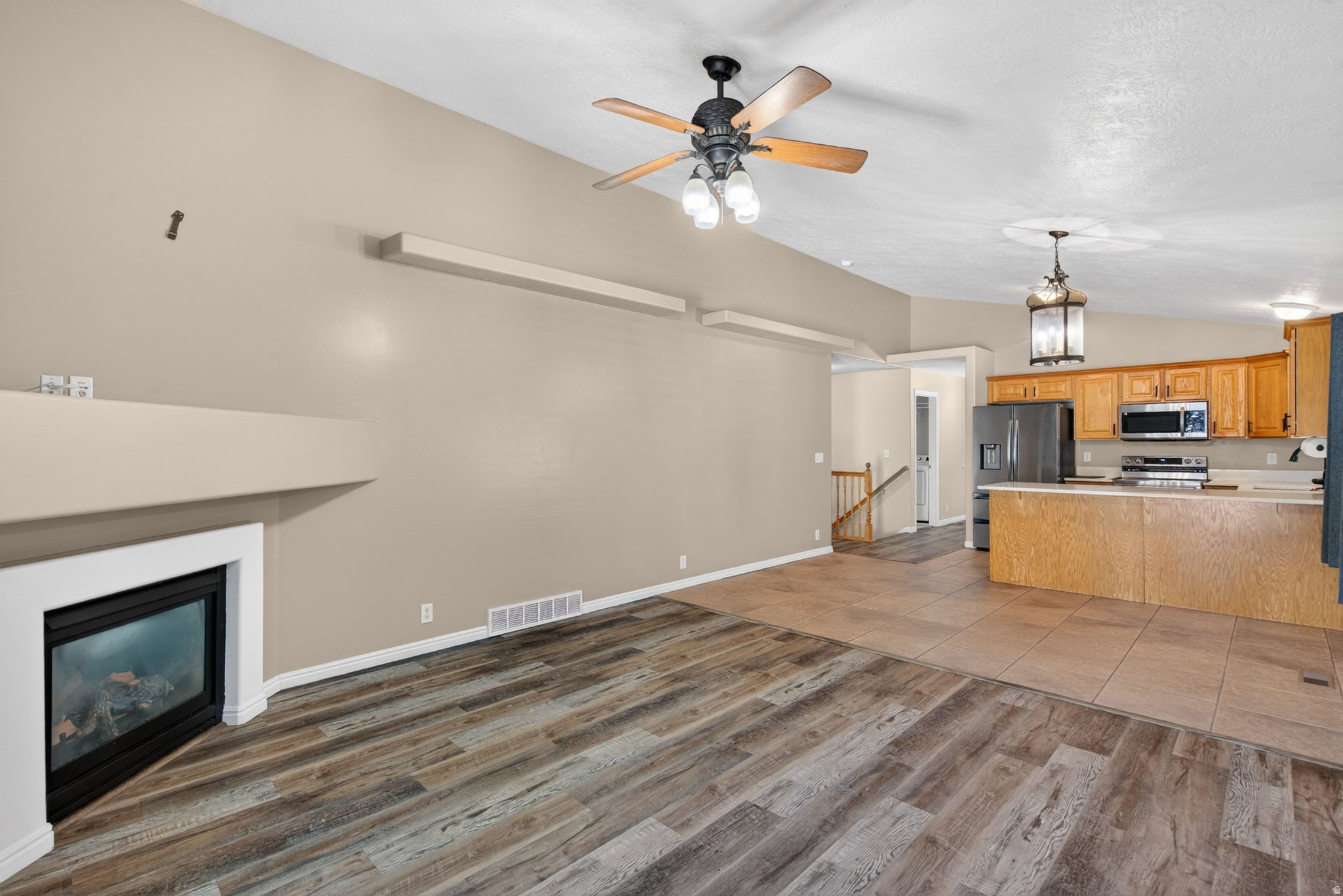 90 W COTTAGE AVE