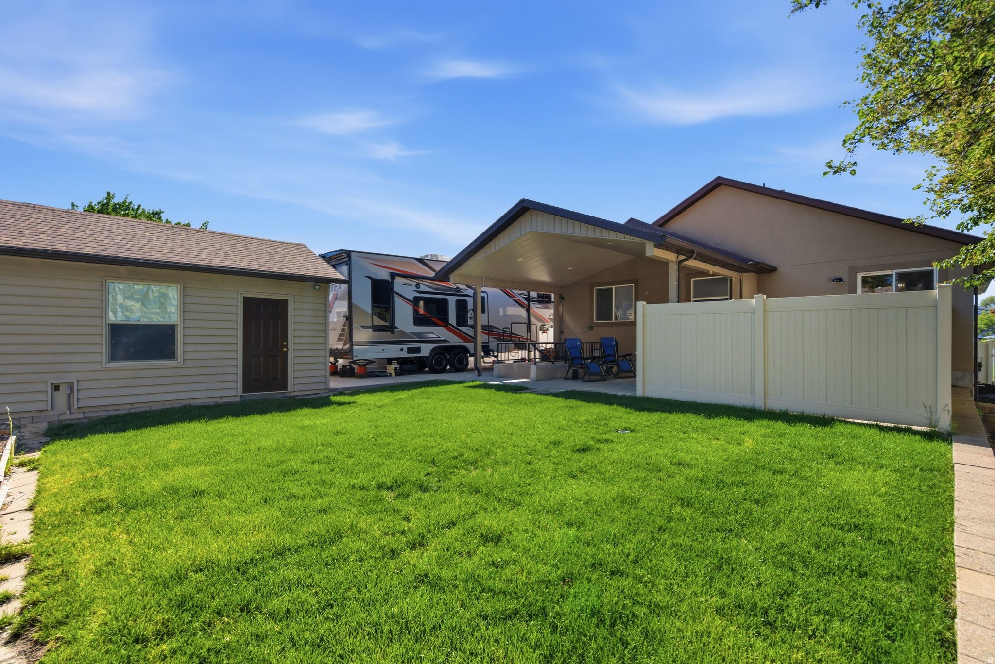 90 W COTTAGE AVE