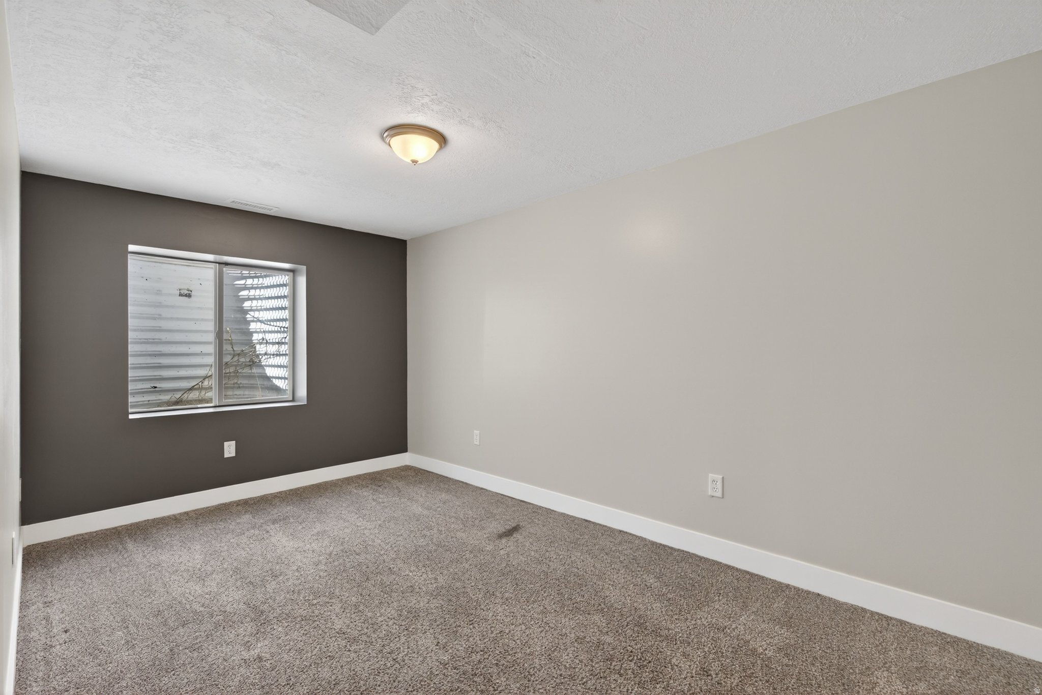 2151 N 130 W