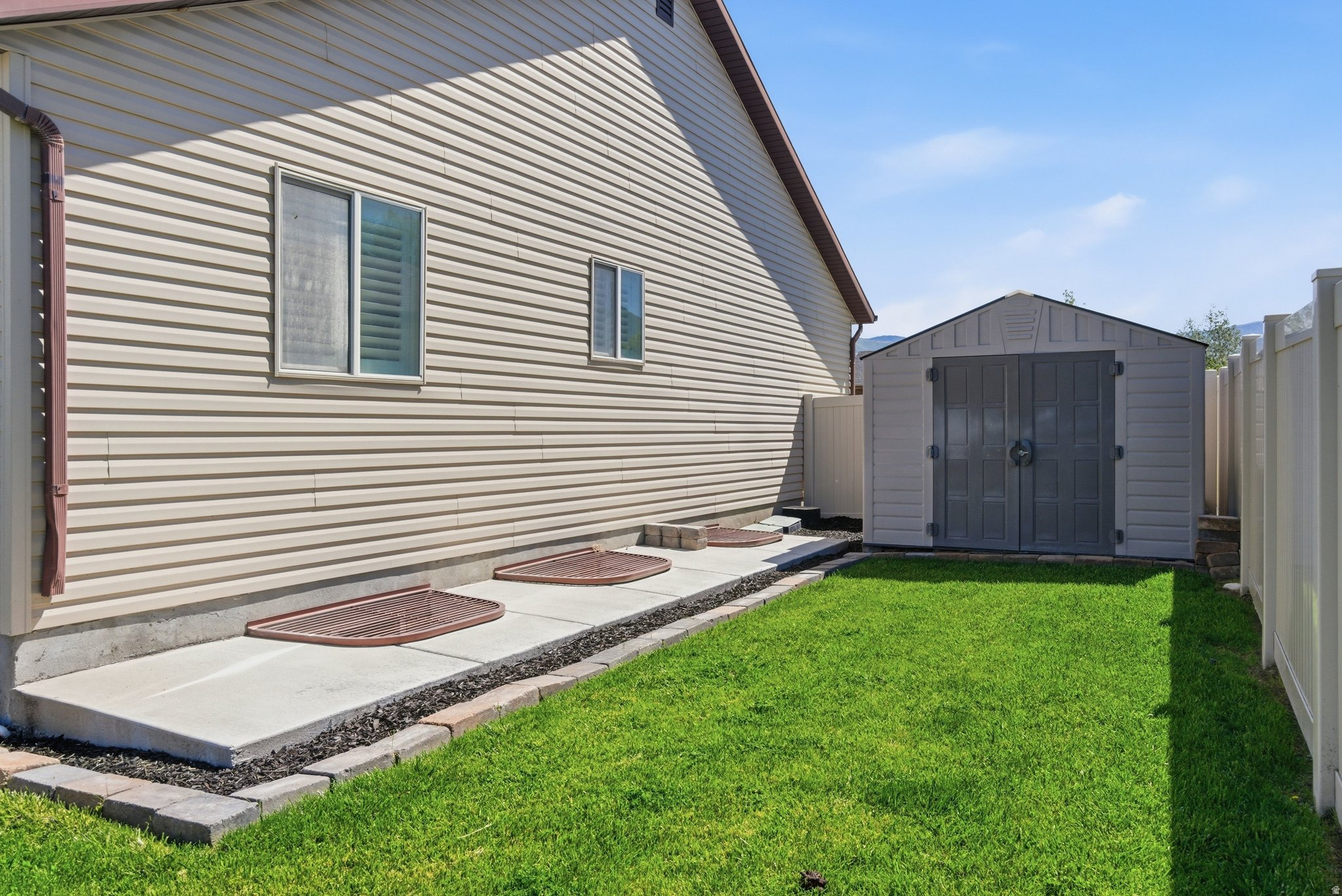 2151 N 130 W