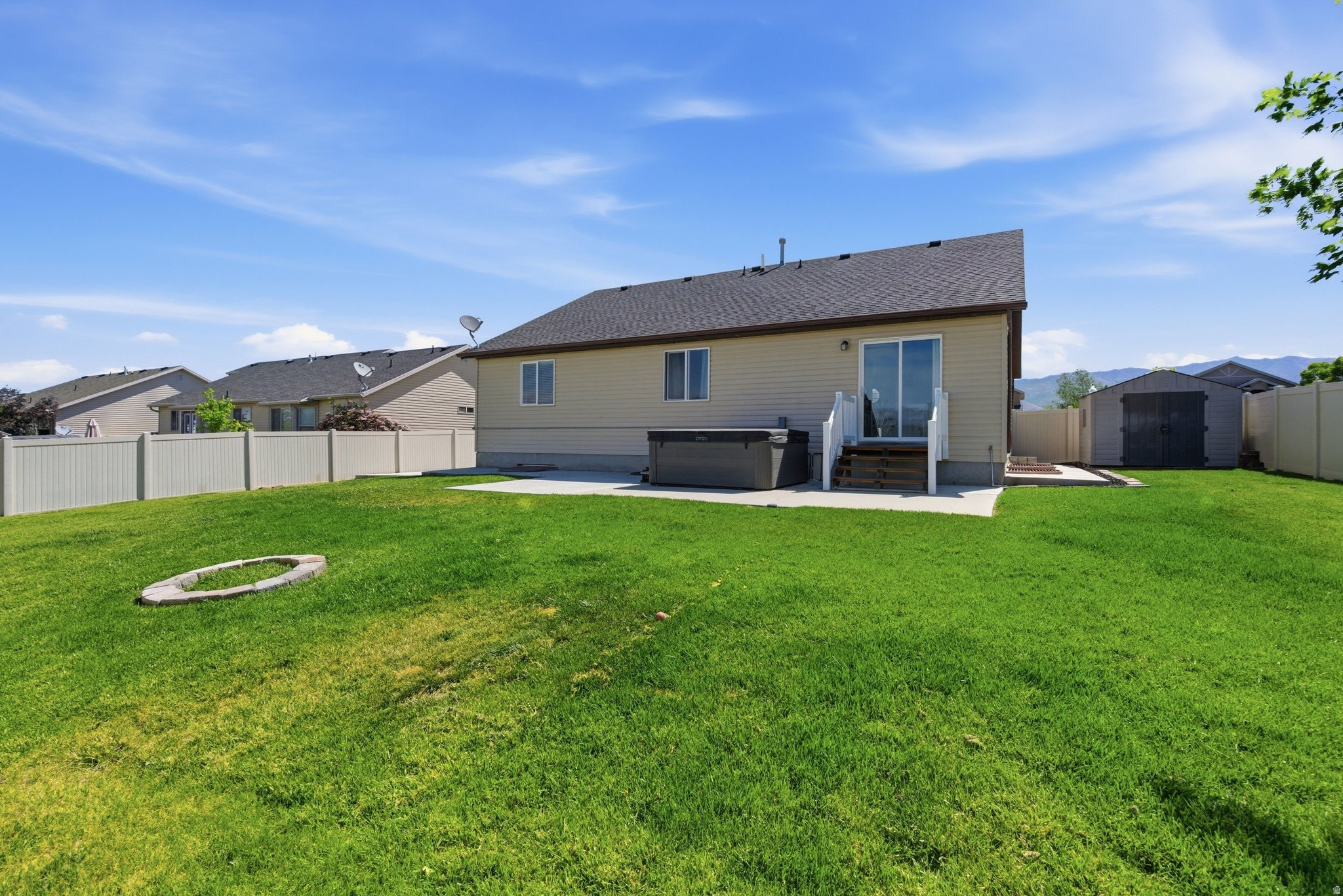 2151 N 130 W