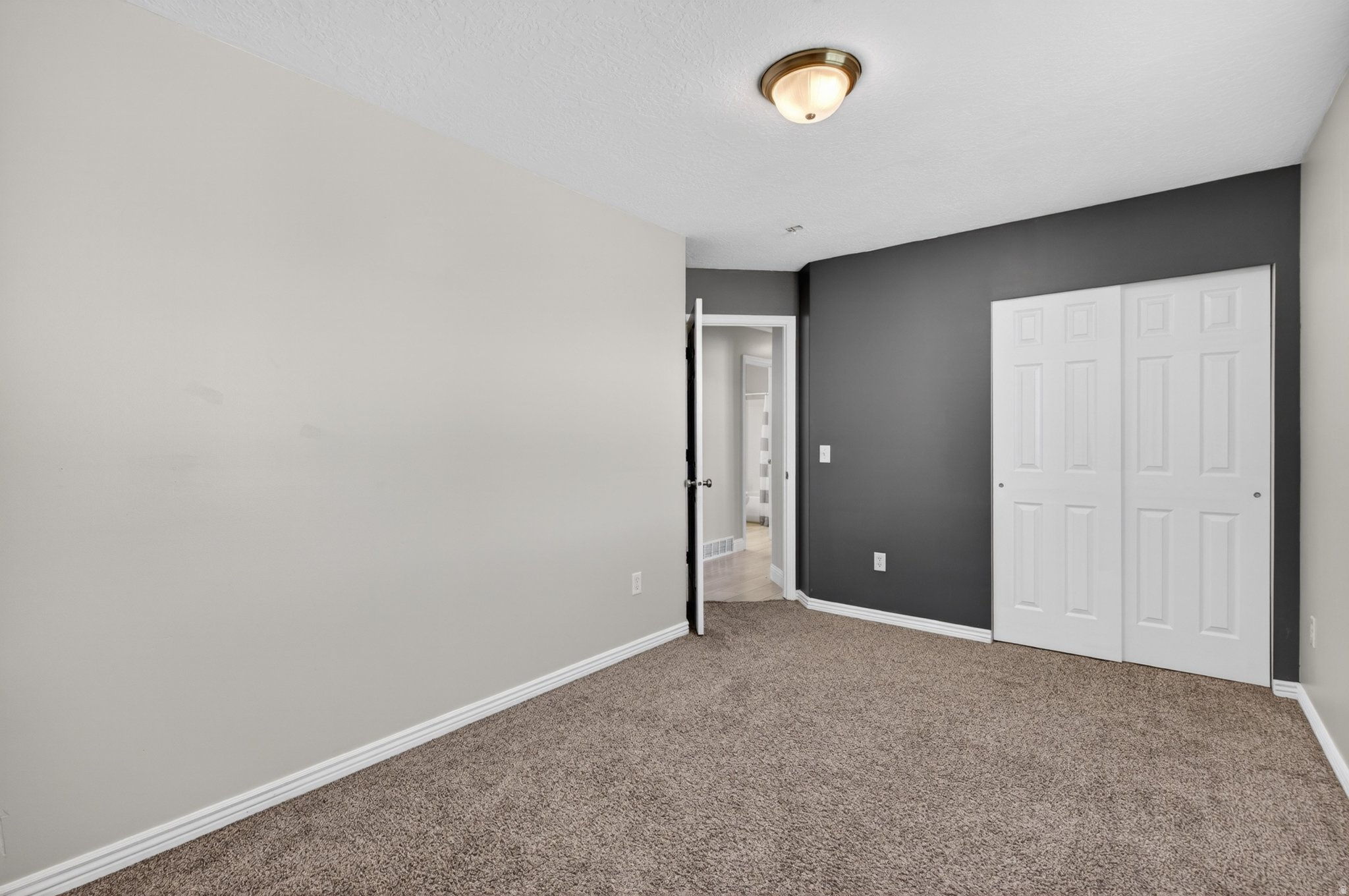 2151 N 130 W