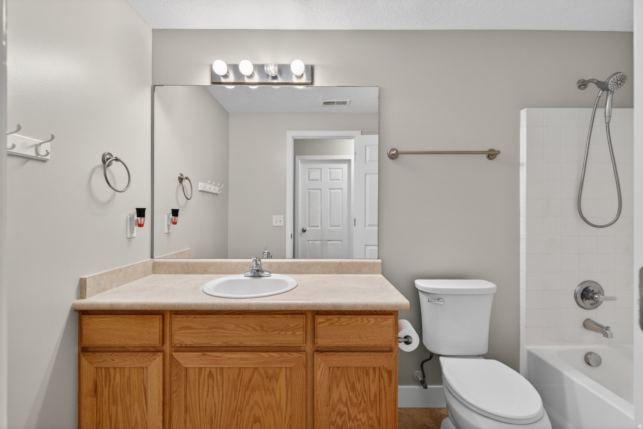 2151 N 130 W