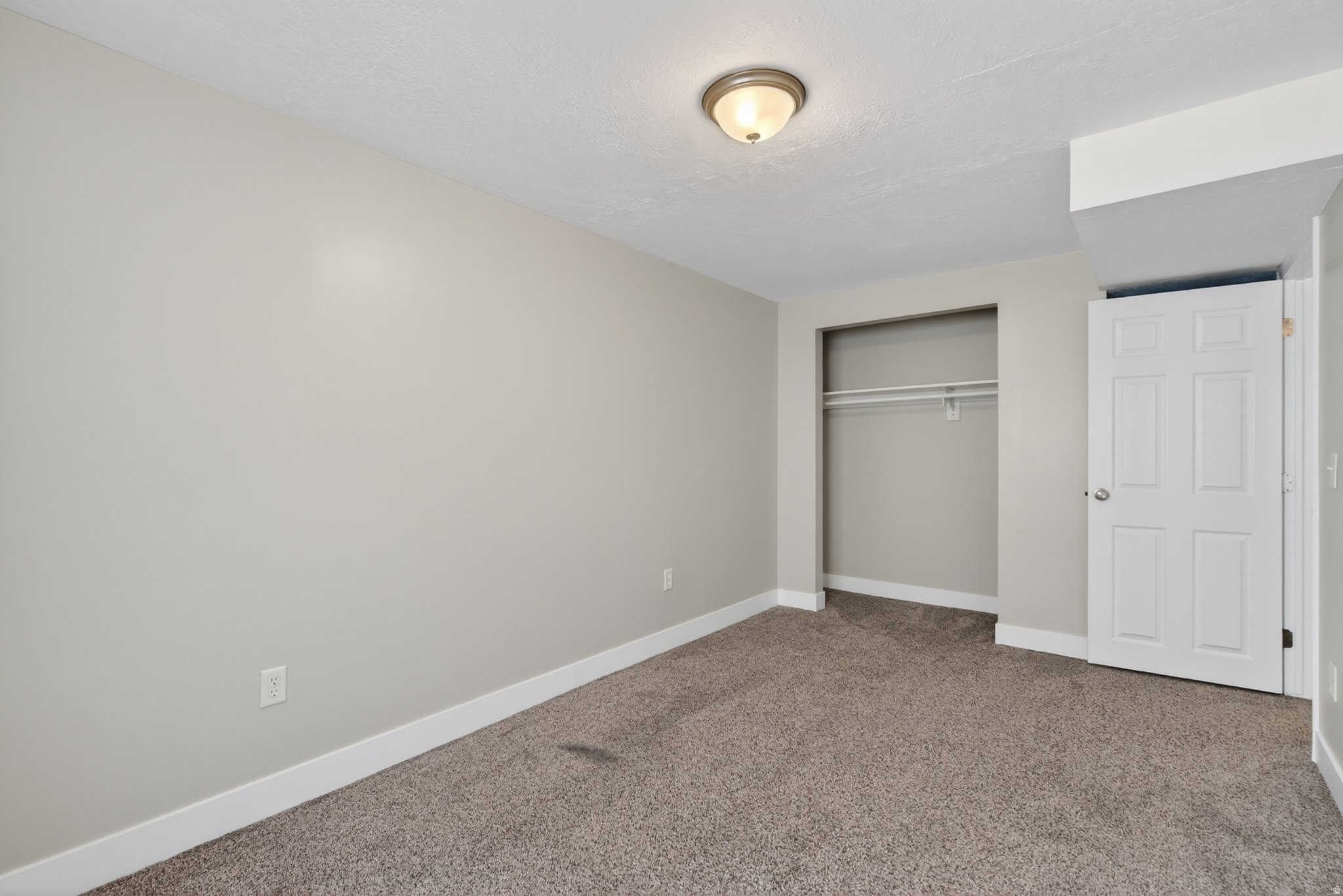 2151 N 130 W