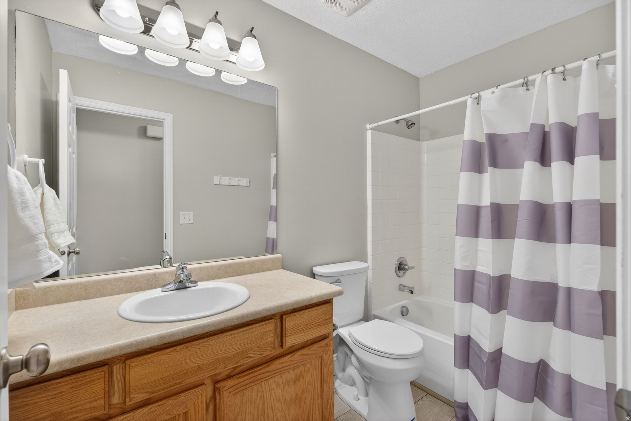 2151 N 130 W