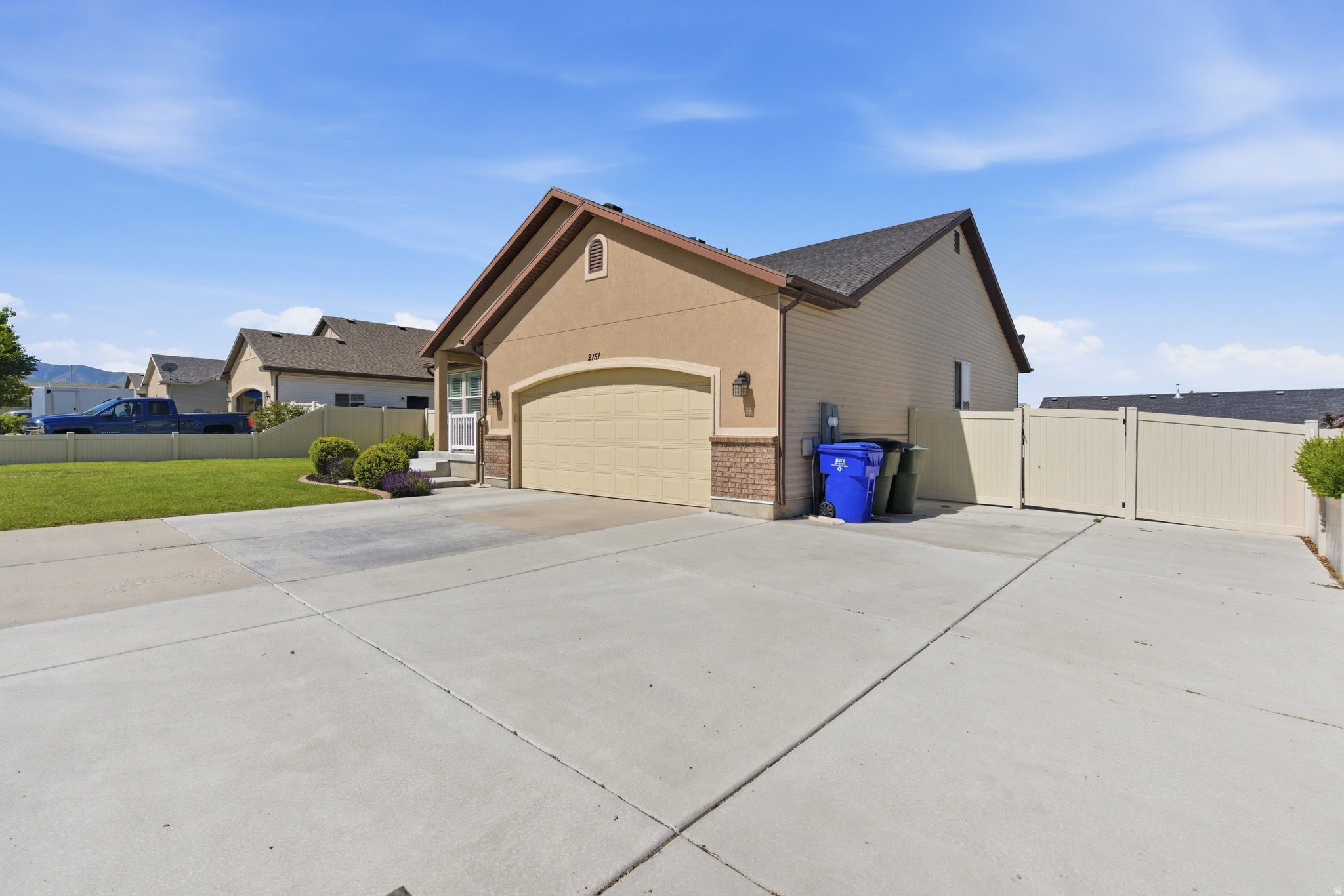 2151 N 130 W