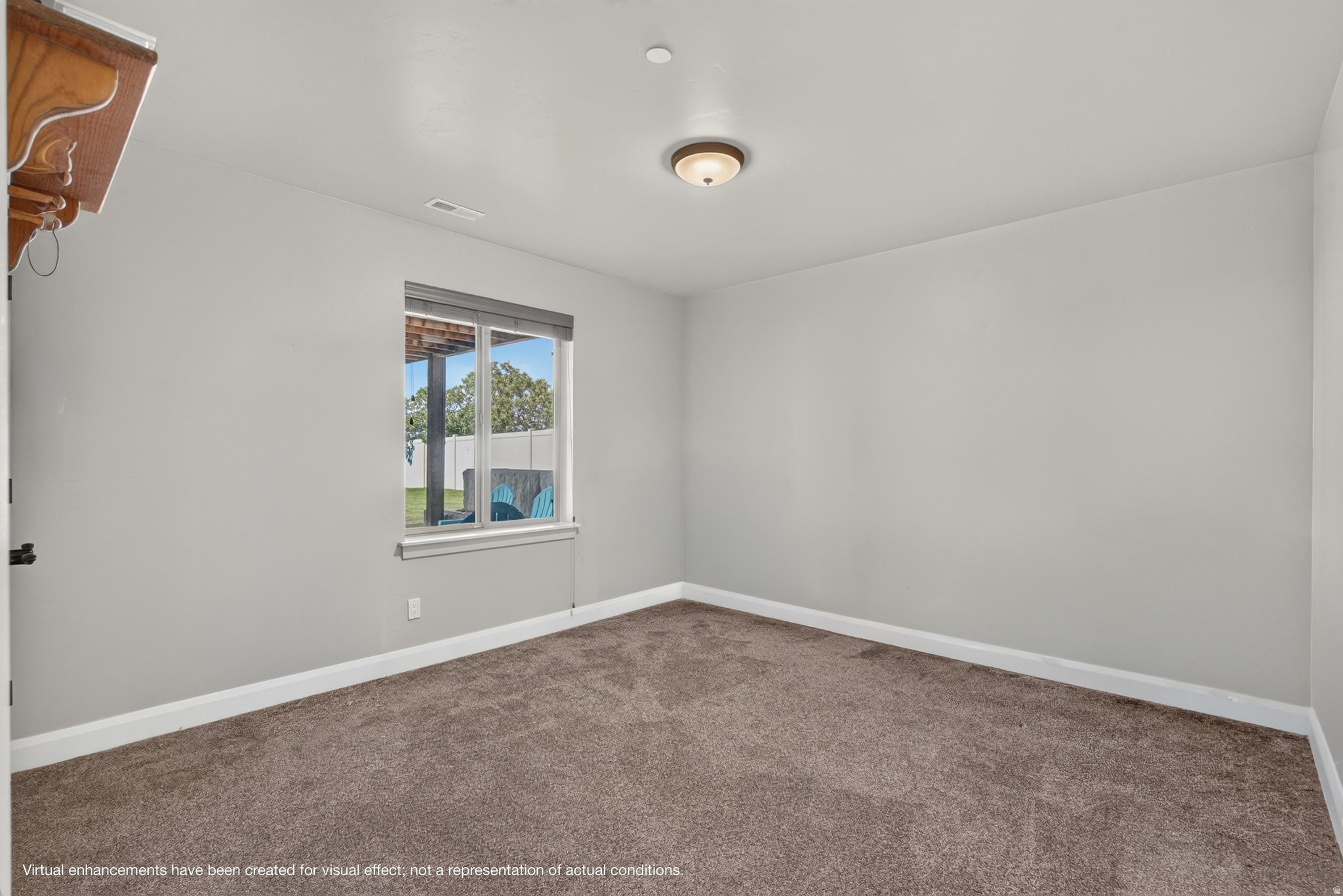 425 E MEADOW LARK LN