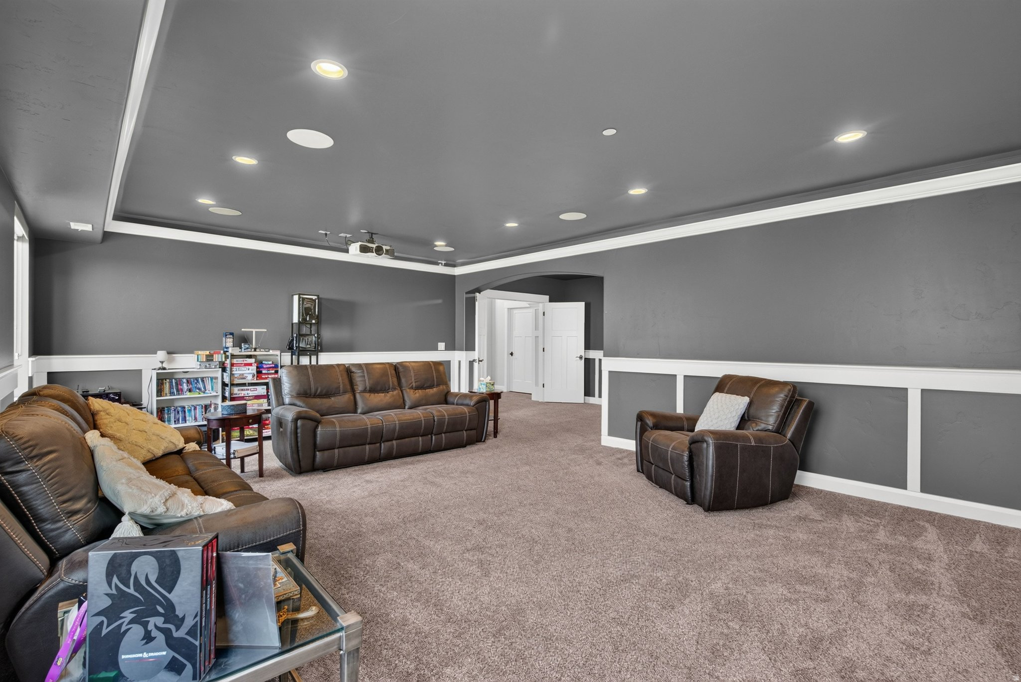 425 E MEADOW LARK LN