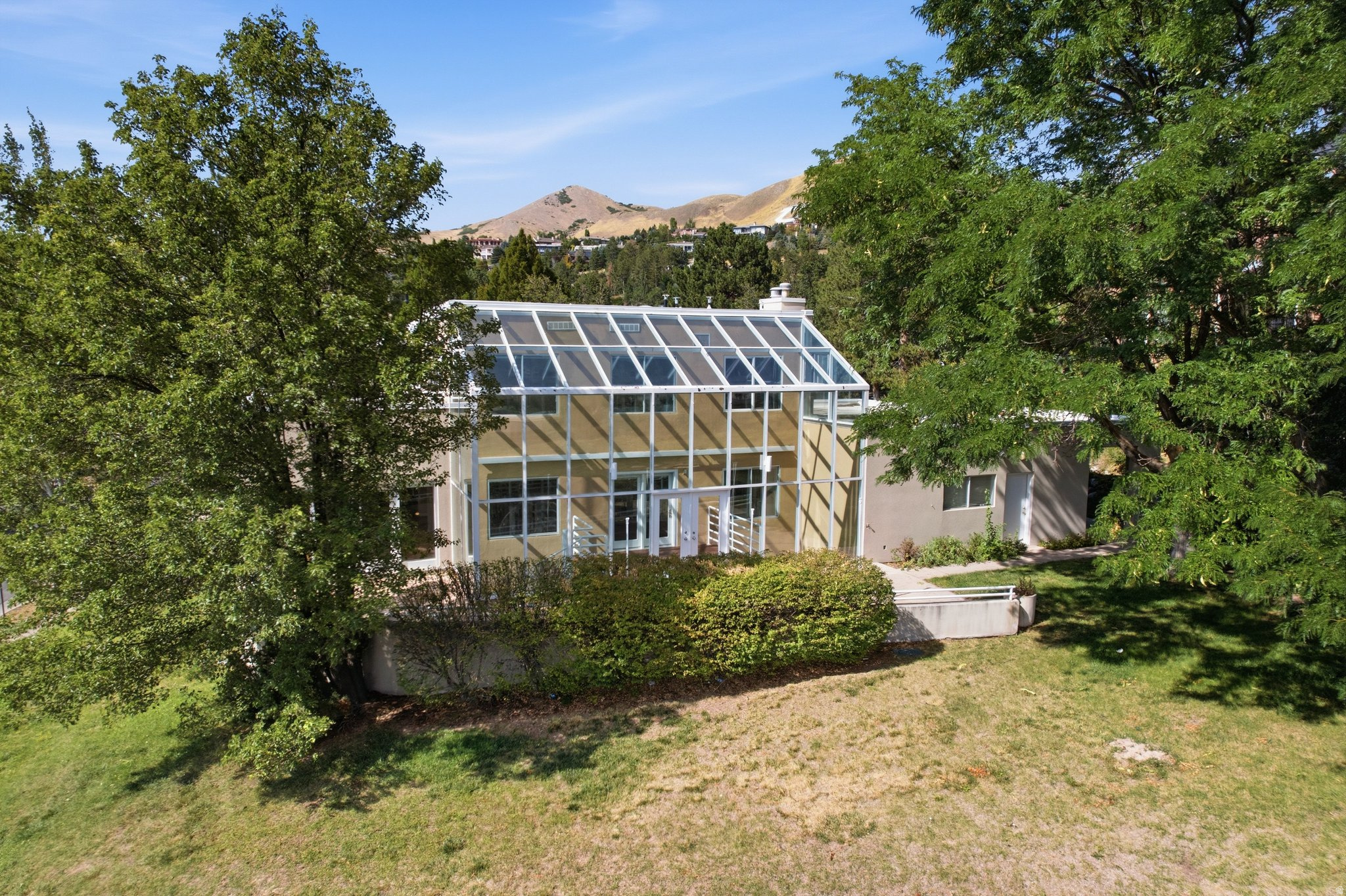 1704 E FORT DOUGLAS CIR