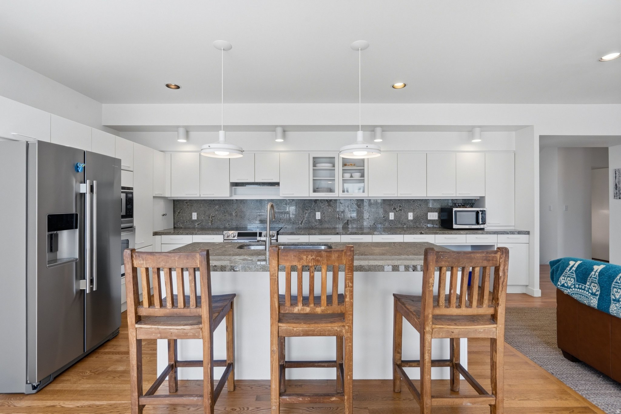 1704 E FORT DOUGLAS CIR