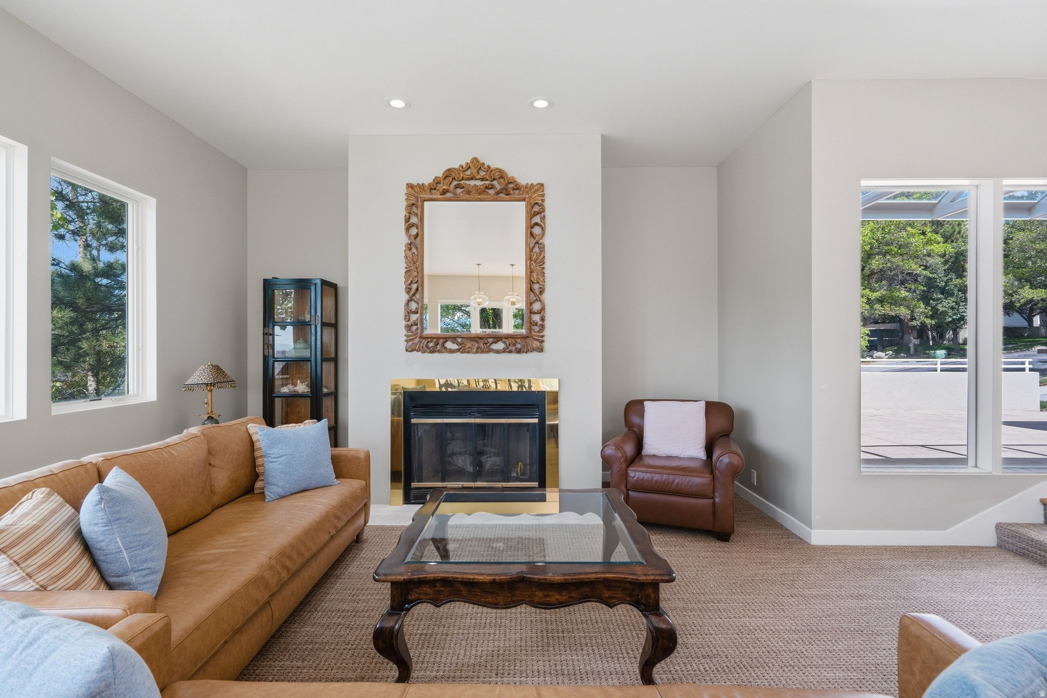 1704 E FORT DOUGLAS CIR