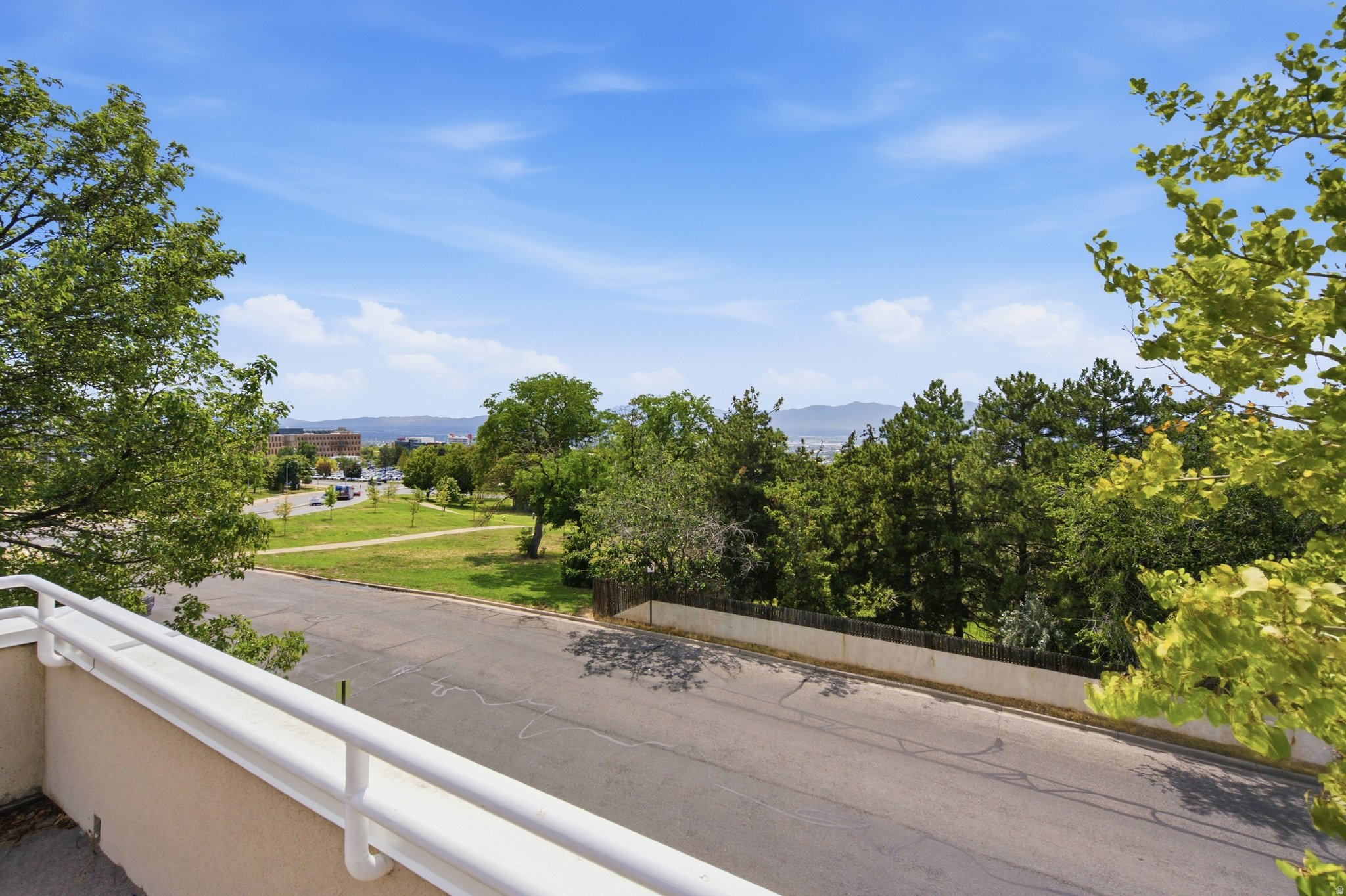 1704 E FORT DOUGLAS CIR