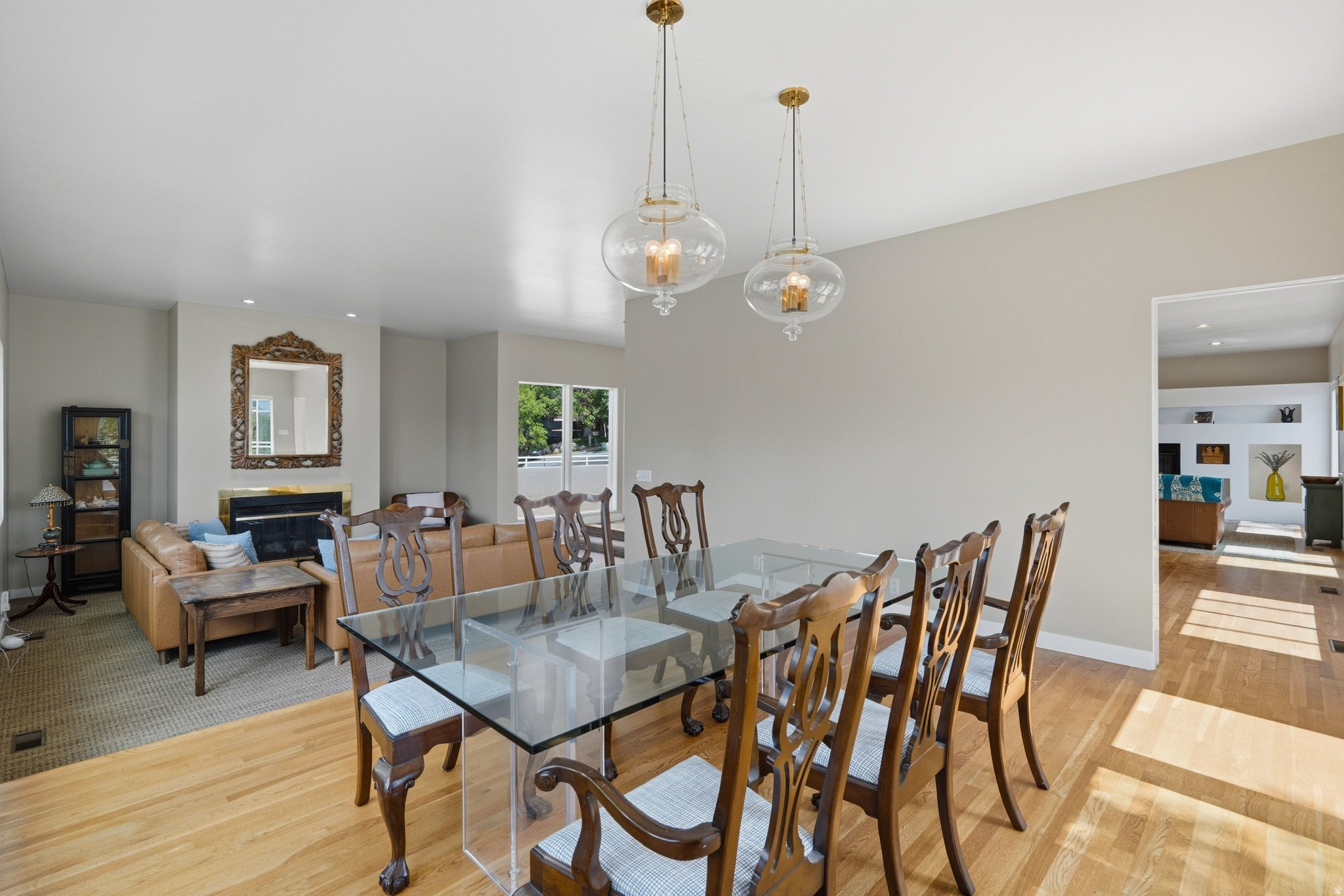 1704 E FORT DOUGLAS CIR
