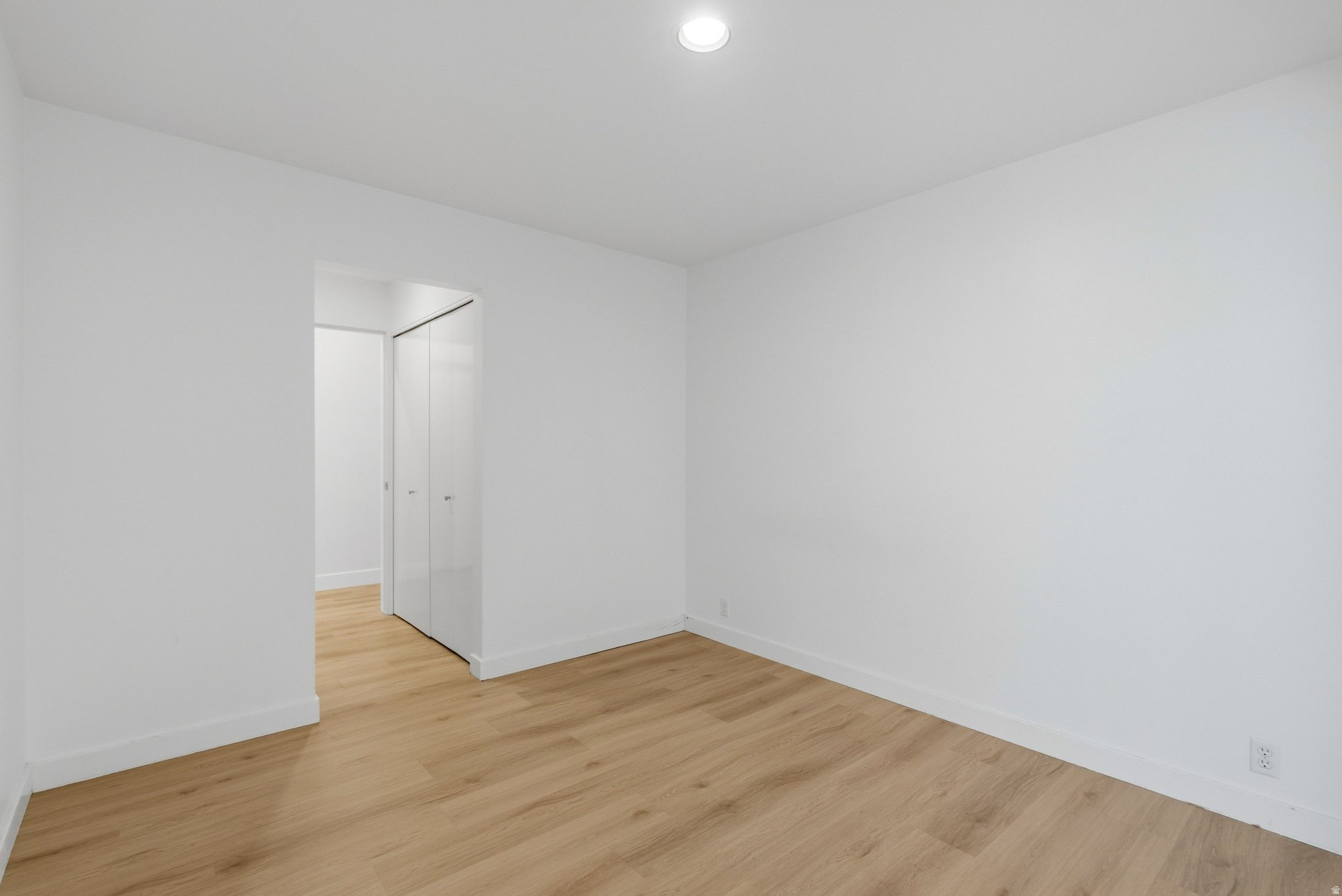 1704 E FORT DOUGLAS CIR