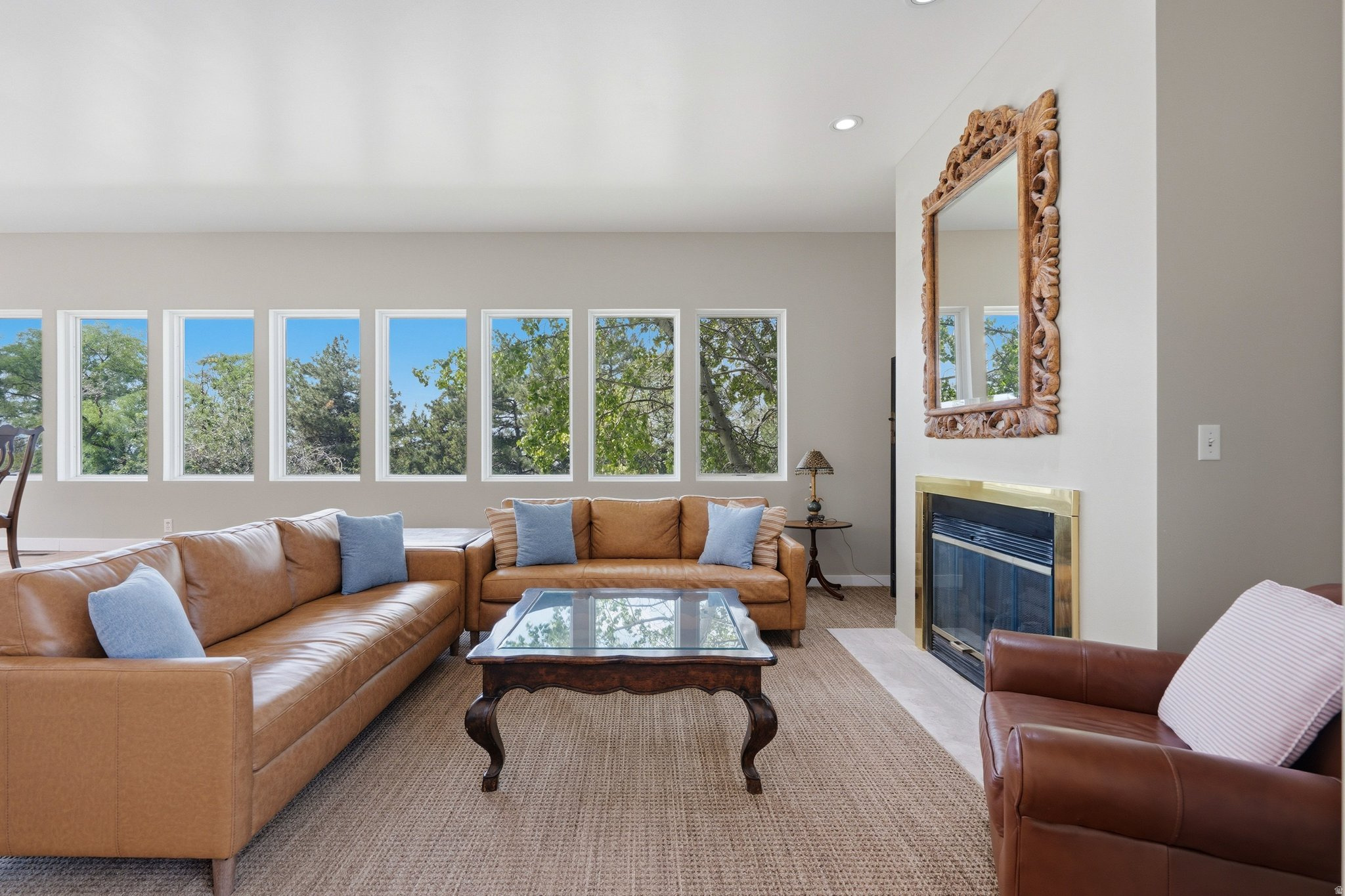 1704 E FORT DOUGLAS CIR