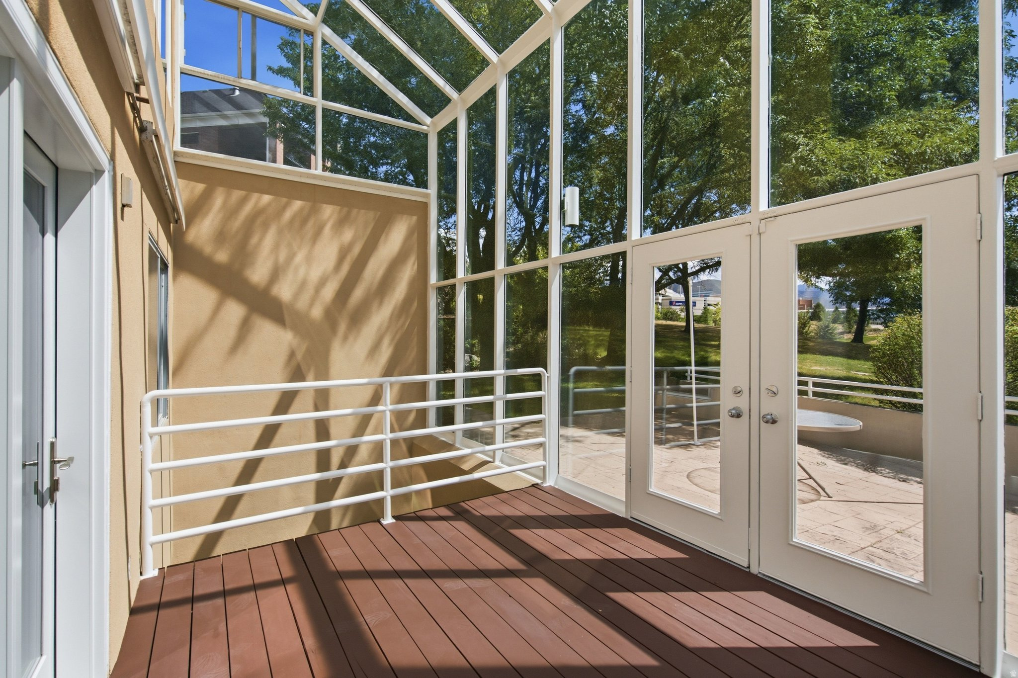 1704 E FORT DOUGLAS CIR