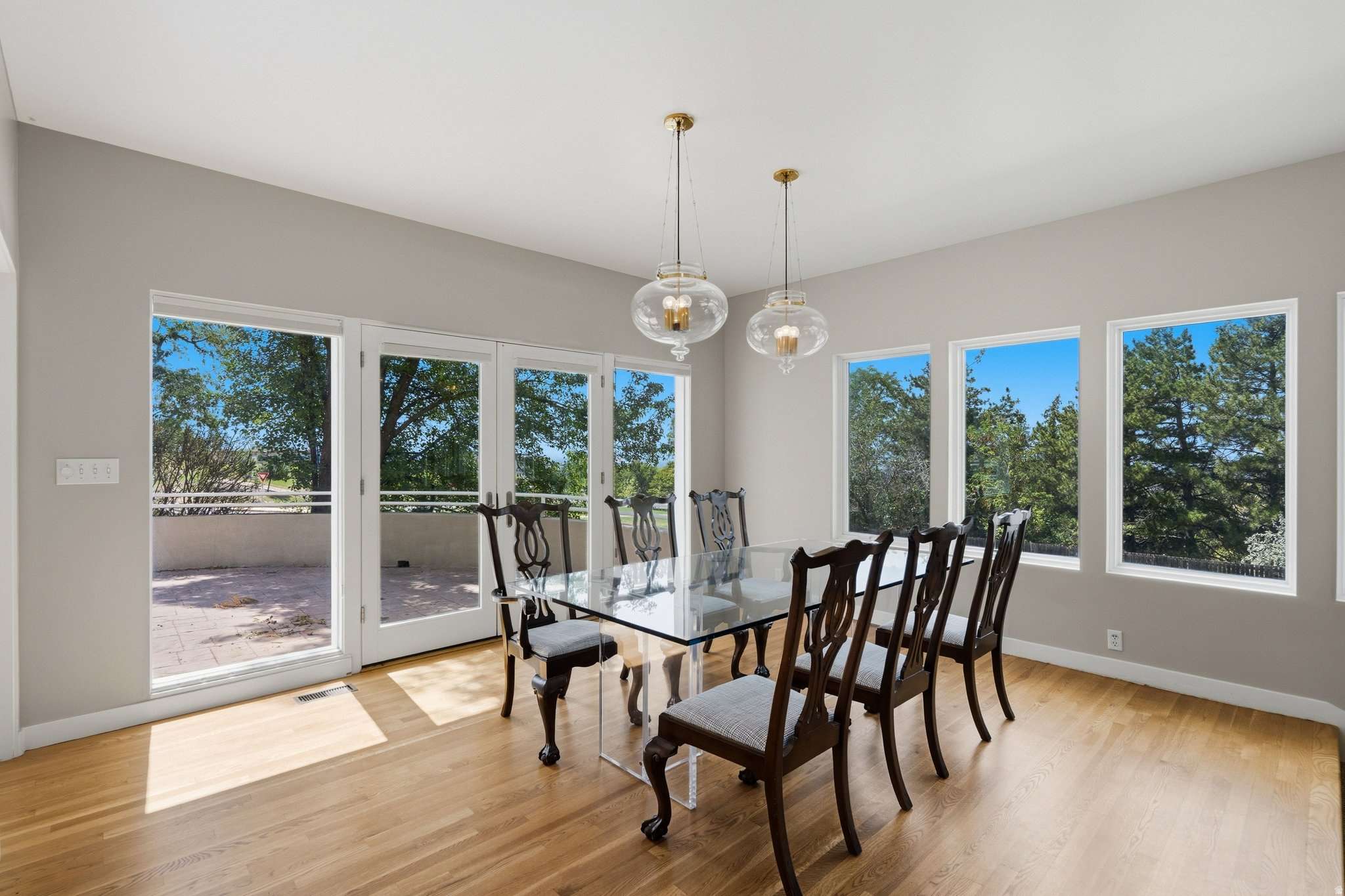 1704 E FORT DOUGLAS CIR