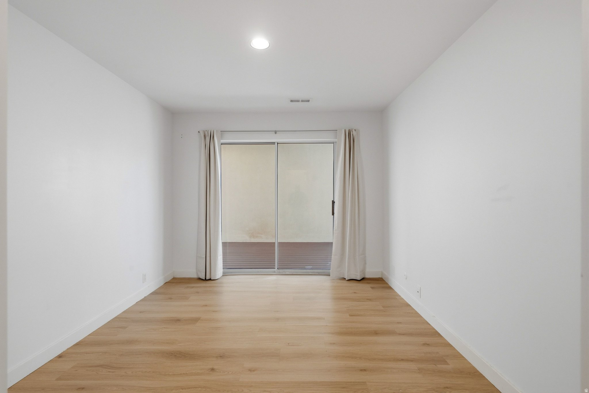 1704 E FORT DOUGLAS CIR