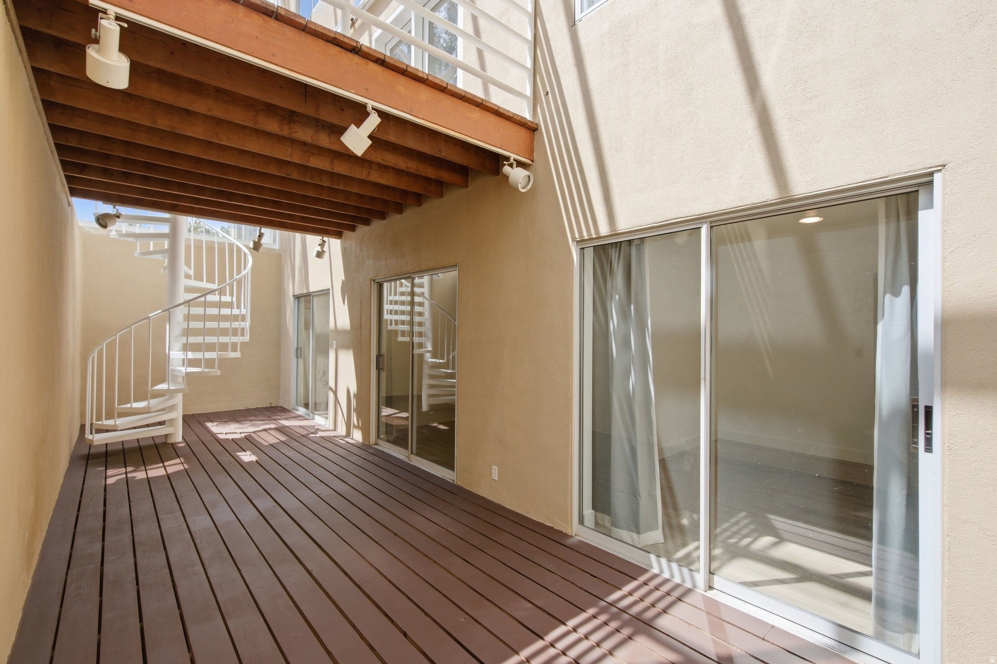 1704 E FORT DOUGLAS CIR