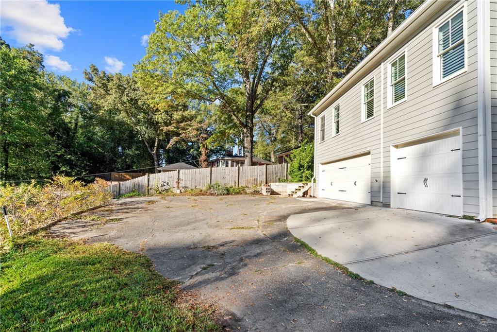838 Pinehill Drive SE