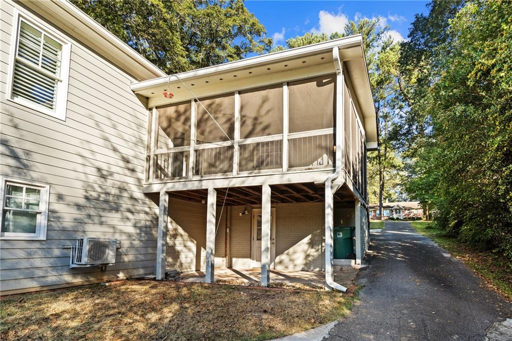 838 Pinehill Drive SE