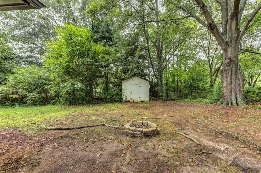 2204 Trailwood Drive SE