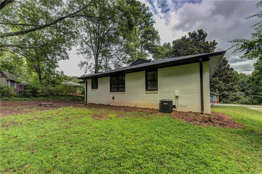 2204 Trailwood Drive SE