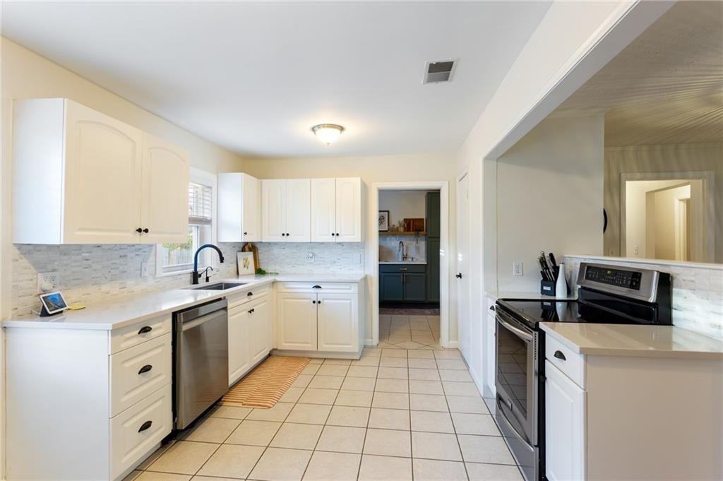 1060 McLinden Avenue SE