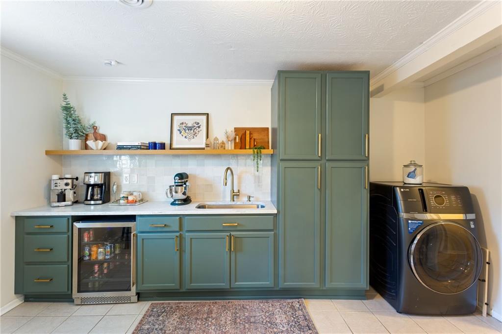 1060 McLinden Avenue SE