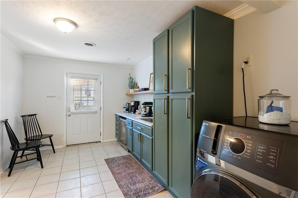 1060 McLinden Avenue SE