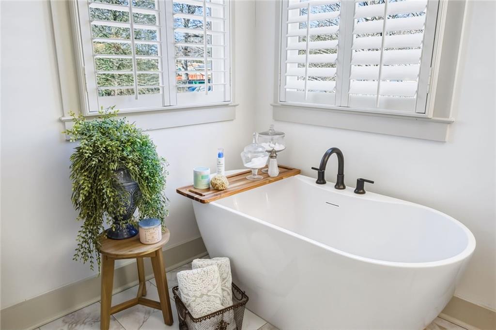 3208 King Springs Road SE