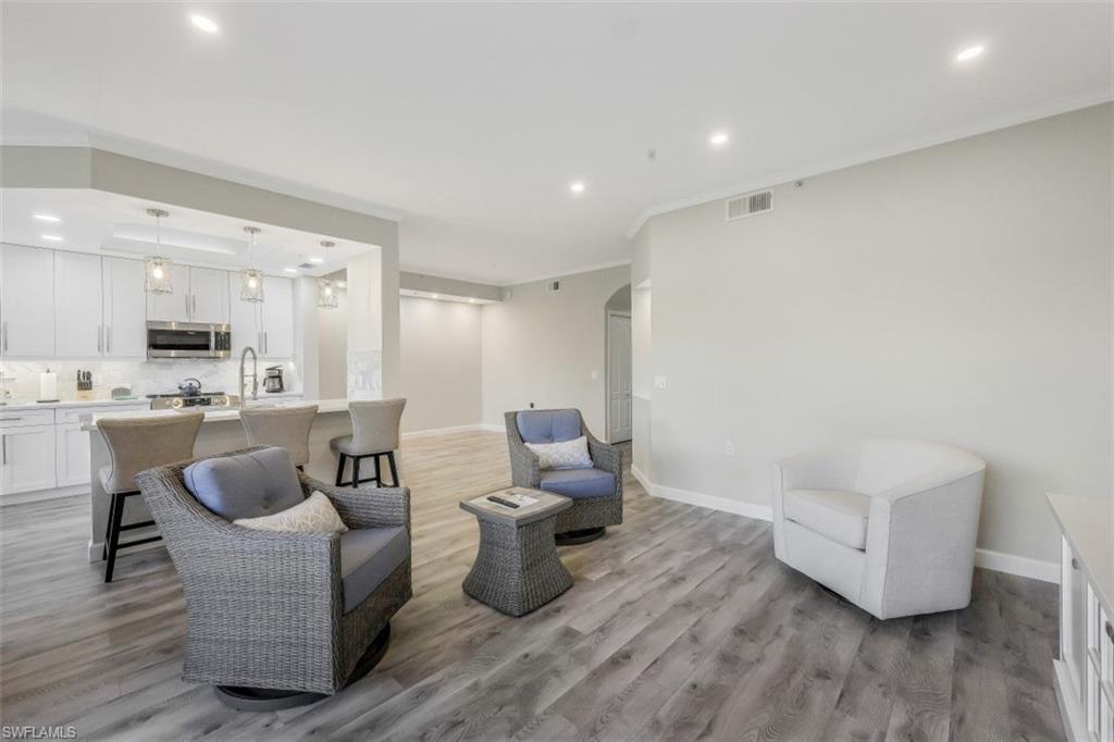 2885 Cypress Trace CIR Unit: 9-102