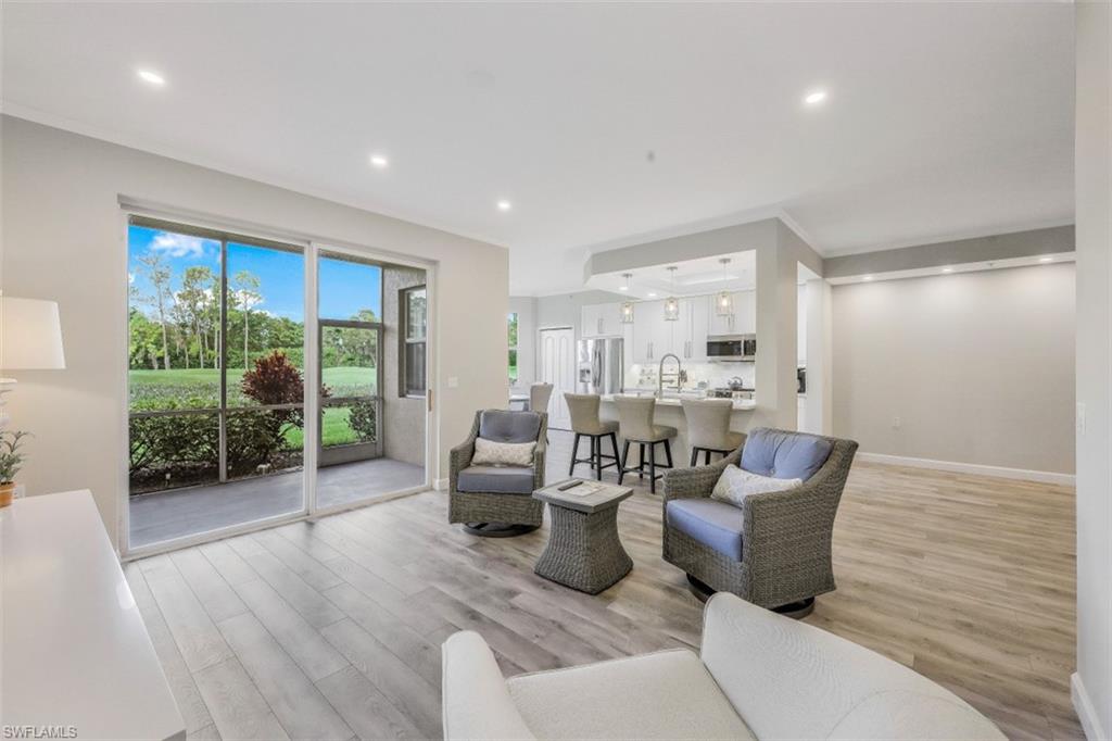 2885 Cypress Trace CIR Unit: 9-102