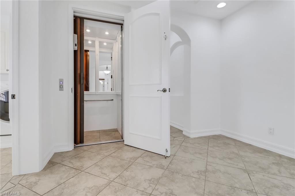 10830 Vivaldi CT Unit: 103