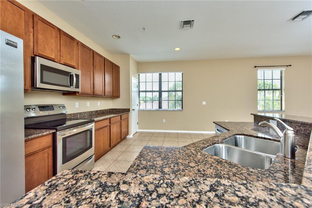 3773 Pino Vista WAY # 201