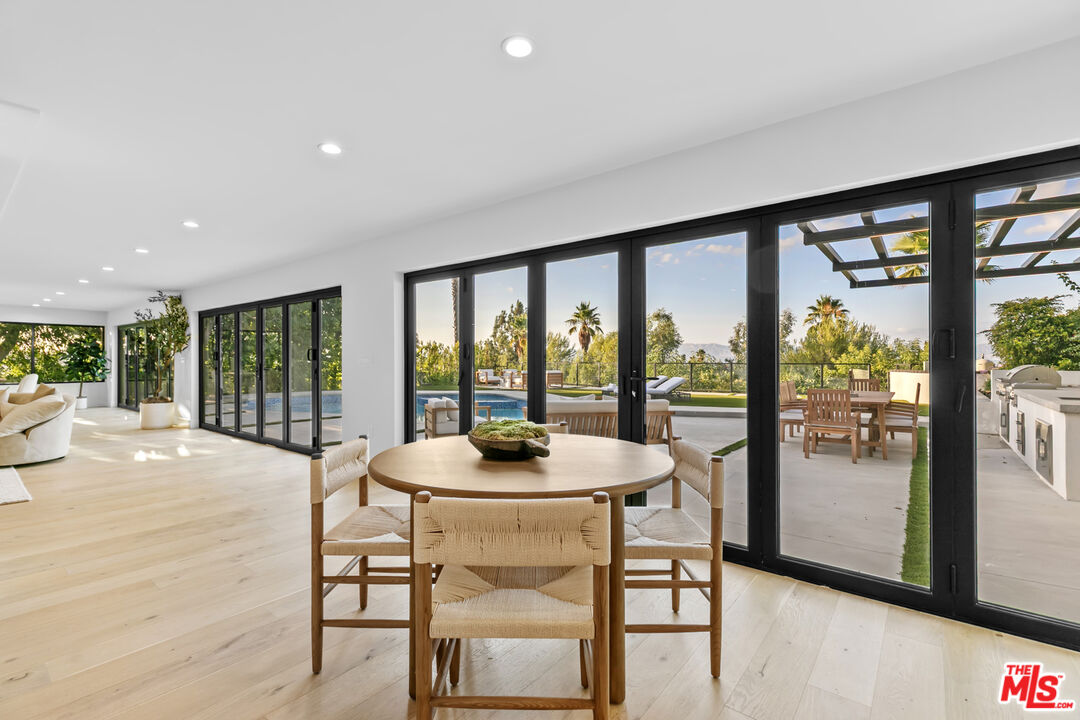 18101 Green Meadow Dr