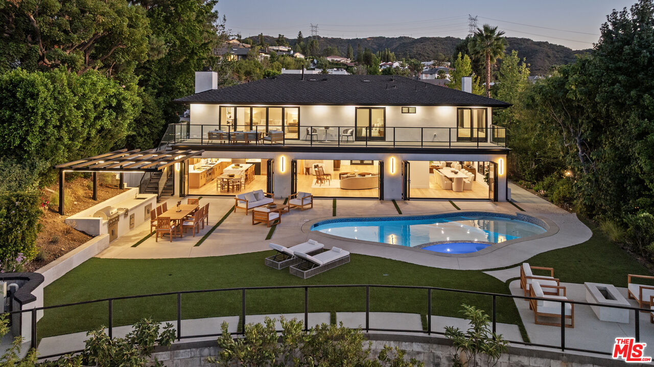 18101 Green Meadow Dr