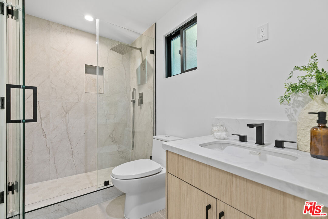 18101 Green Meadow Dr