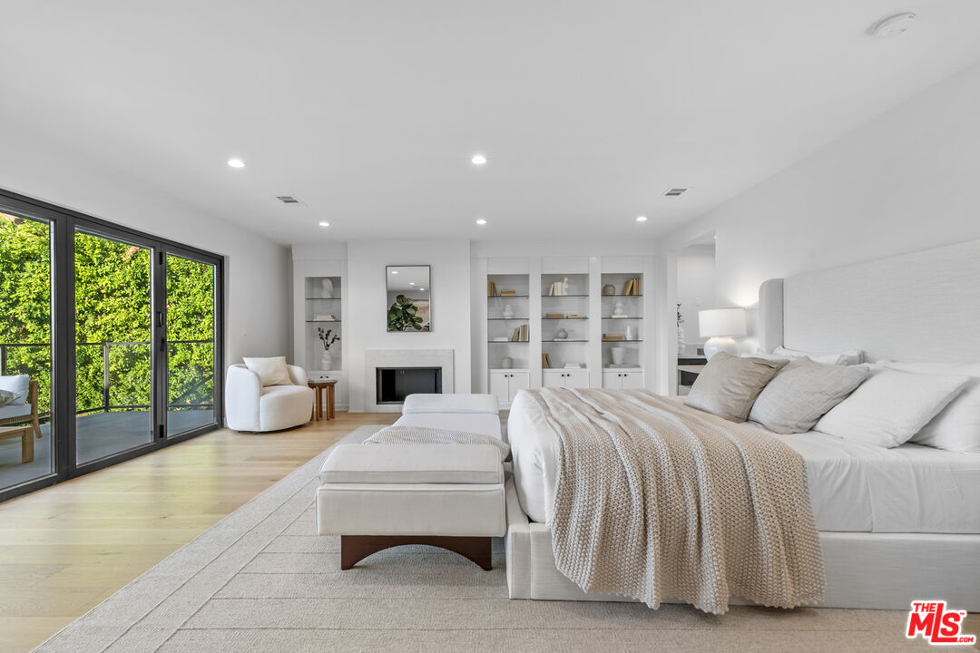 18101 Green Meadow Dr