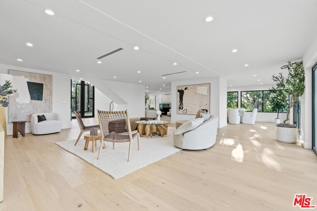 18101 Green Meadow Dr