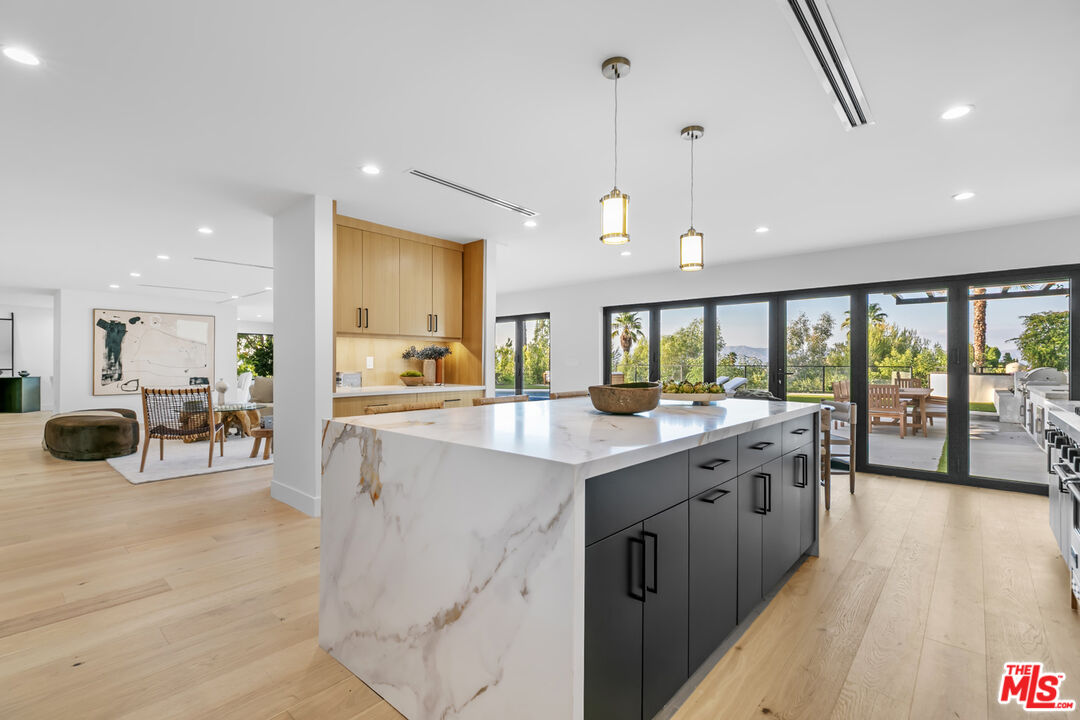 18101 Green Meadow Dr