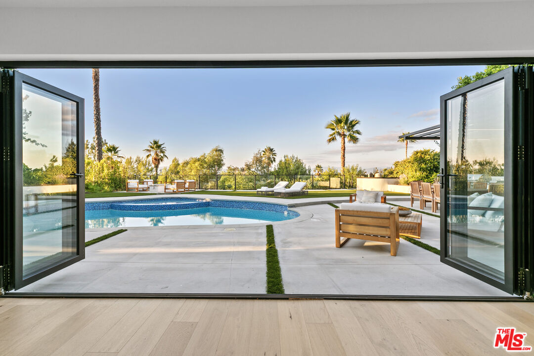 18101 Green Meadow Dr