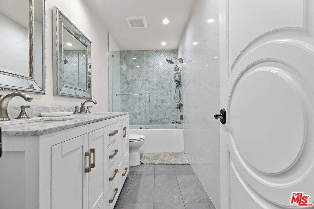 2427 Flintridge Drive