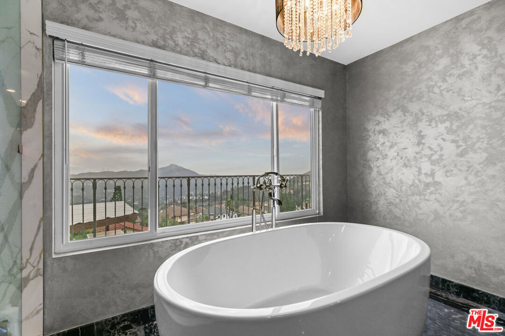 2427 Flintridge Drive