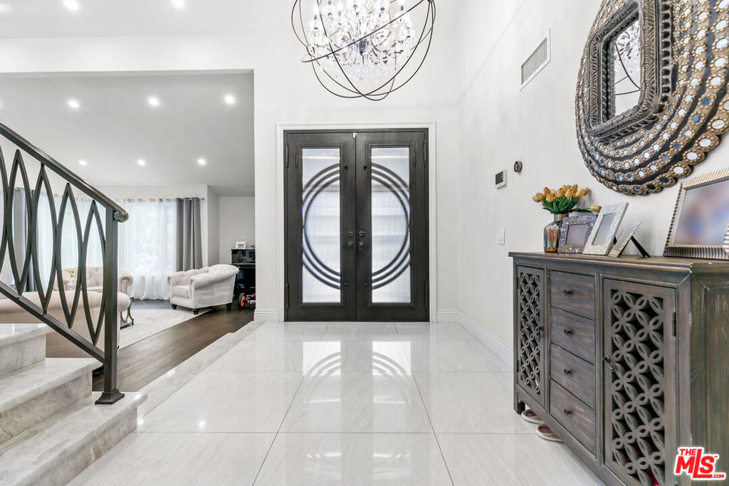 2427 Flintridge Drive