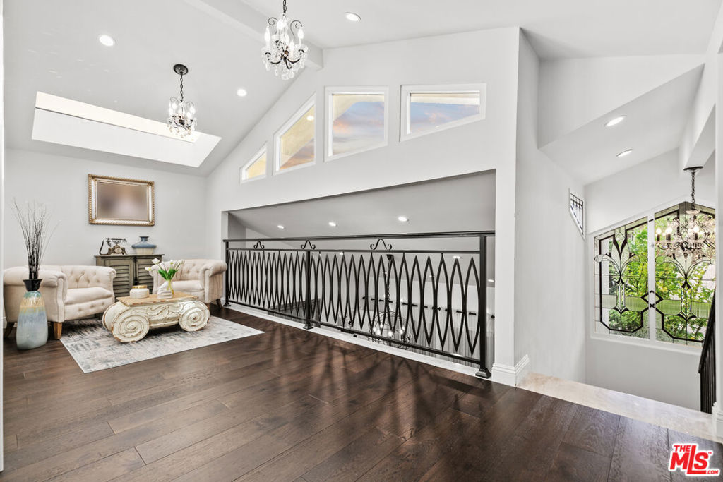 2427 Flintridge Drive